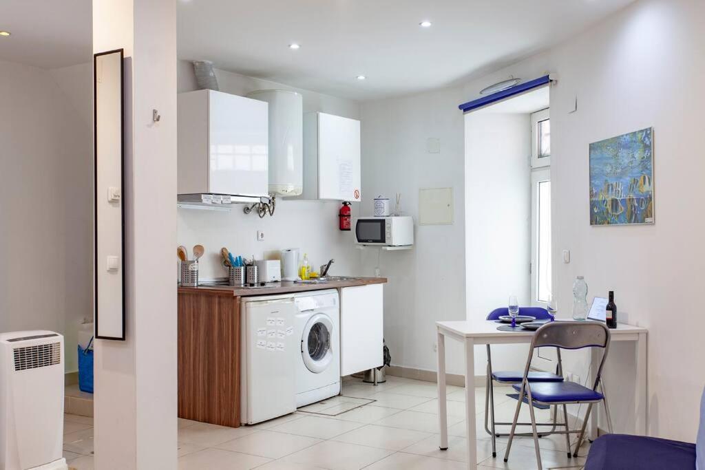 Alfama IV Apartment Lisbon Bagian luar foto